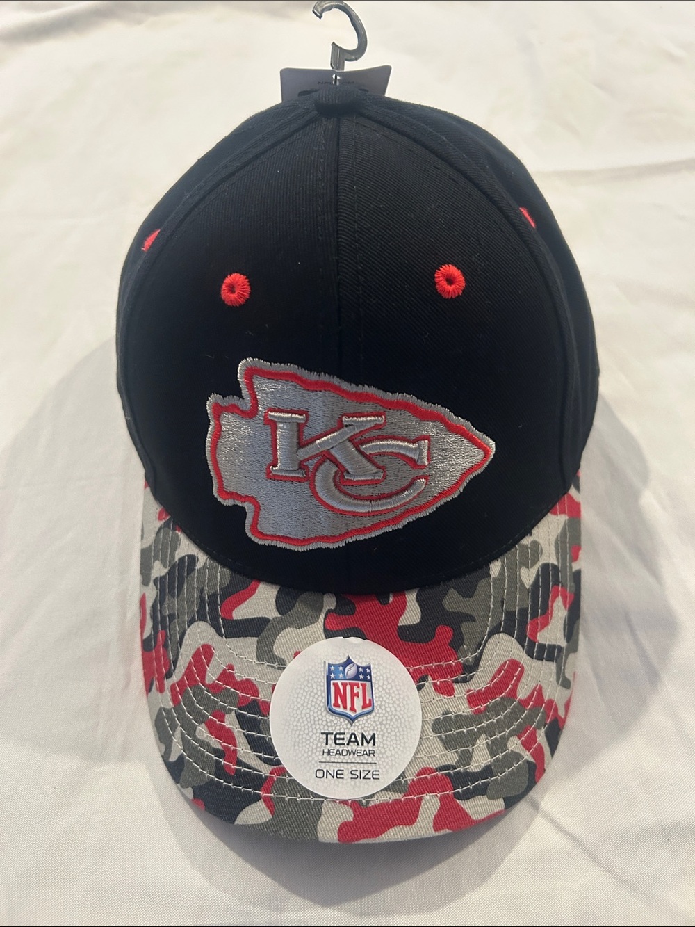 NFL Kansas City Chiefs Black Hat with Red & Gray Camo Brim